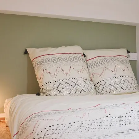 Jardin Enchante, Center Apartment