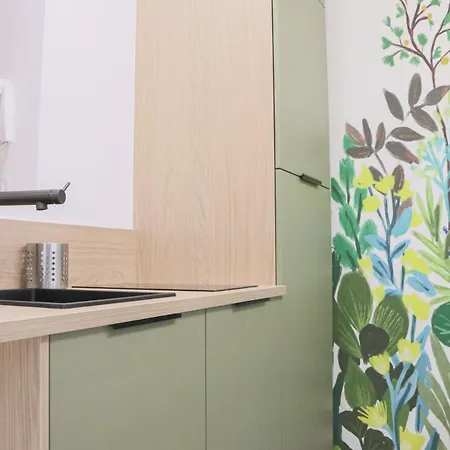 Jardin Enchante, Center Apartment